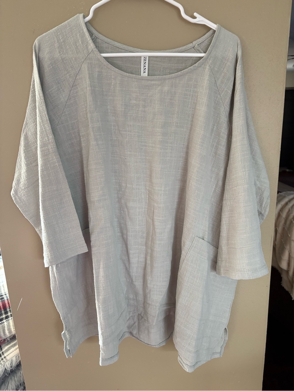 Zenana Outfitters Light Gray Oversized Scoop Neck Tunic Top